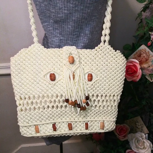 Vintage Boho Cream Macrame Shoulder Bag With Wood Bead Trim & Convertible Strap - Picture 3 of 15